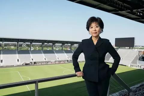 ميشيل كانج تقود ثورة ليون.. خطة تقشف وبيع لاعبين لتفادي الانهيار